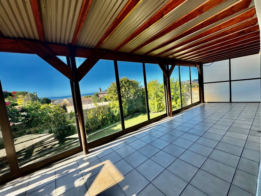 4 Bedroom Property for Sale in Stilbaai Wes Western Cape